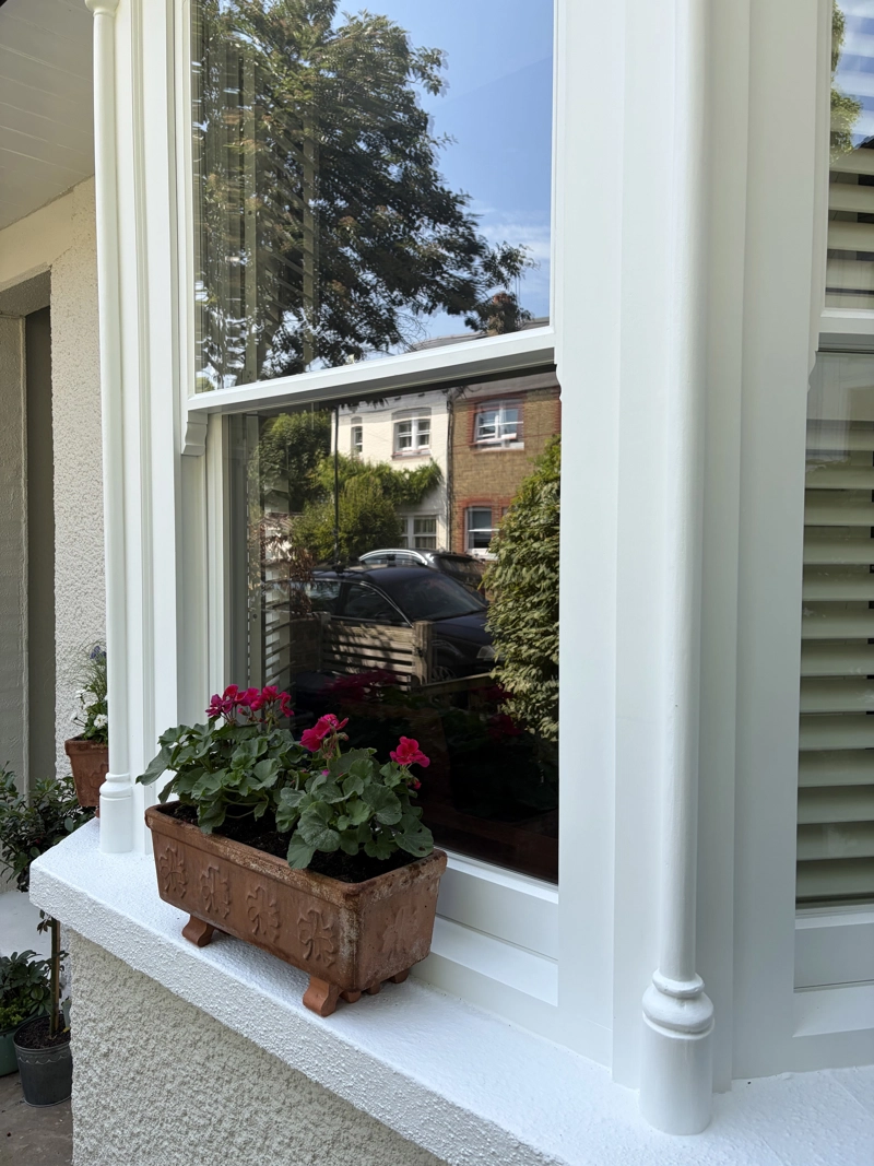 Timber bay sash window
